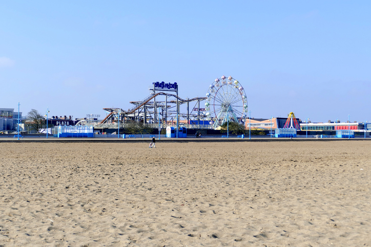 what's Skegness like? the fun at the beach in the town