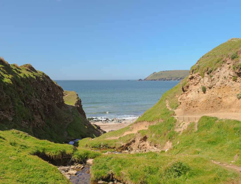 Coastal view of the Devon landscape. A perfect getaway for UK Christmas Caravan Holidays.