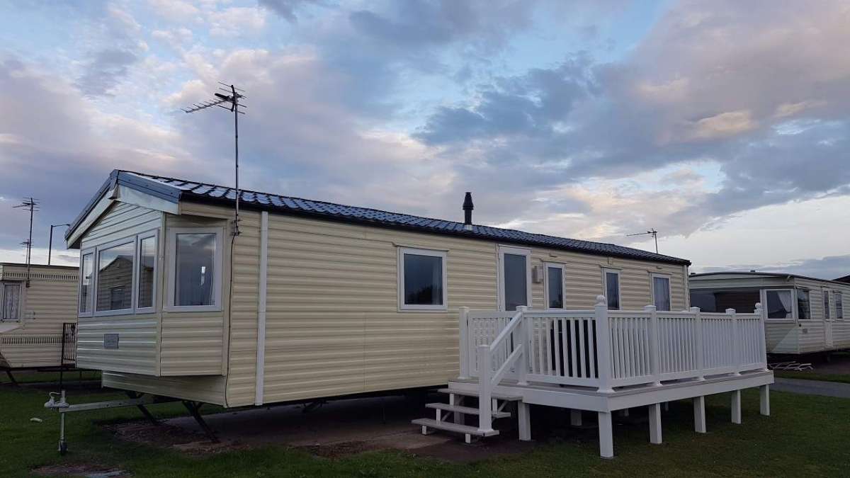 Lyons Robin Hood Holiday Park - Platinum Rated Caravan For Hire In Rhyl