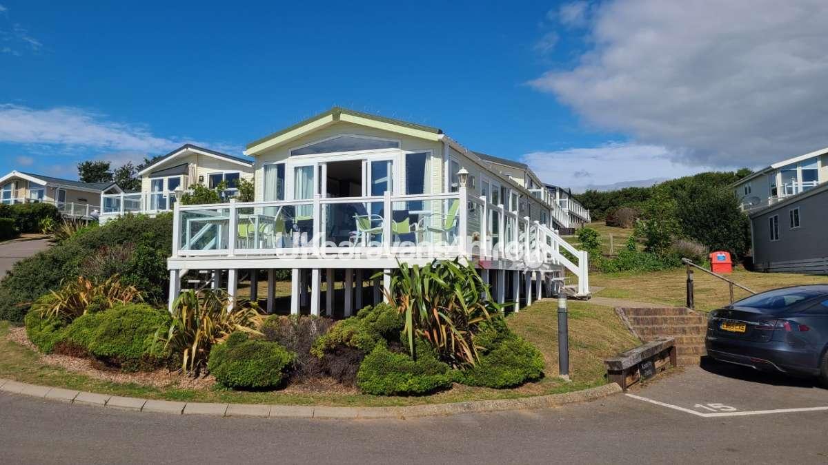 Pet Friendly- A 3 Bedroom Caravan For Hire Located On Devon Cliffs