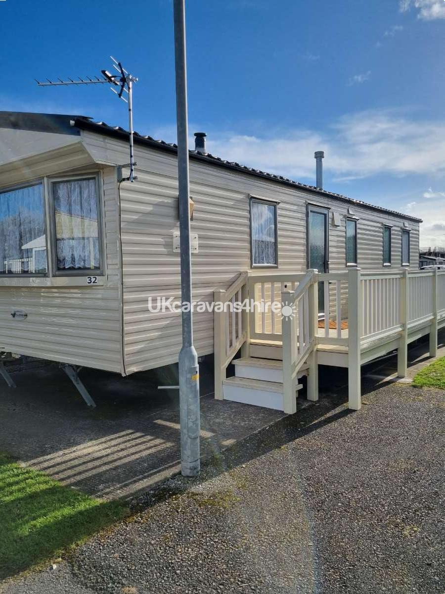 Cosy, 6 Berth Static Caravan For Hire 17569 | UKcaravans4hire