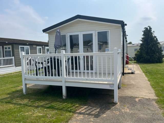 3 Bedroom Caravan Clacton-on-Sea - 18385 | UKCaravans4Hire