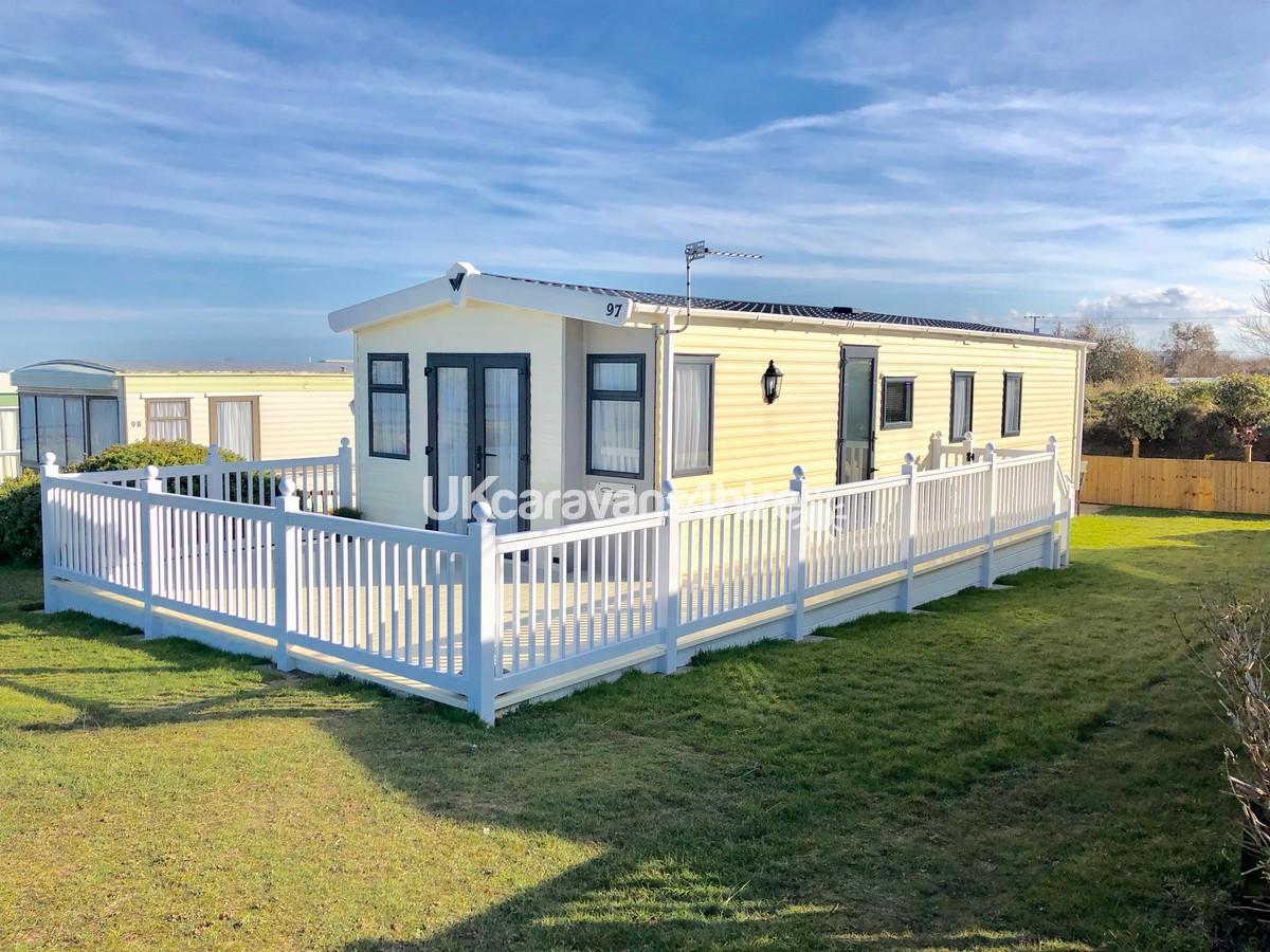 holiday-caravan-for-hire-on-trimingham-house-caravan-park