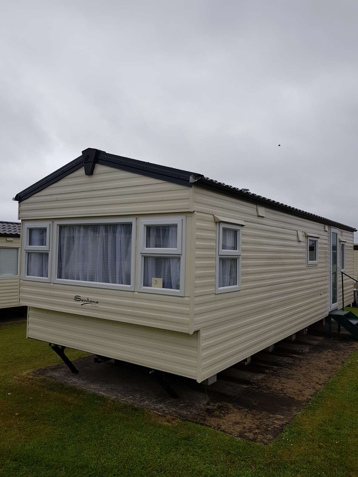 a-2-bedroom-caravan-for-hire-on-west-wayland-caravan-park-pet-friendly